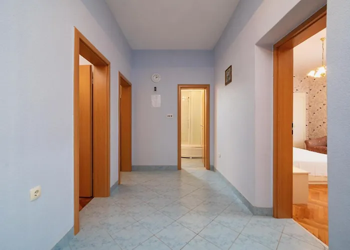 Pazanin Apartament