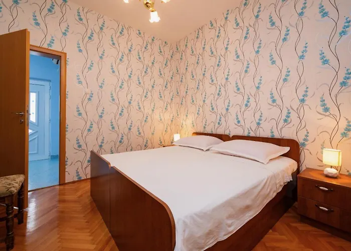 Pazanin Apartman Trogir