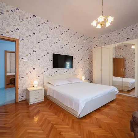 아파트 Pazanin 트로기르